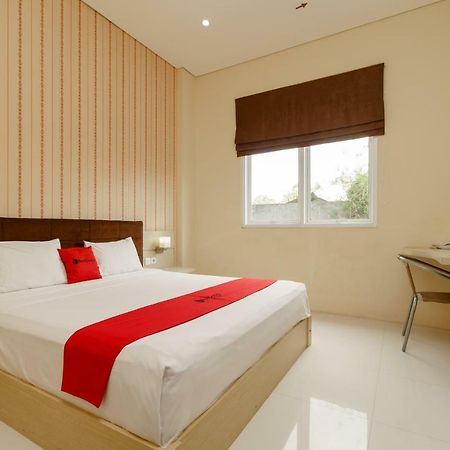 Reddoorz Plus Near Sangkareang Park Ματαράμ Εξωτερικό φωτογραφία