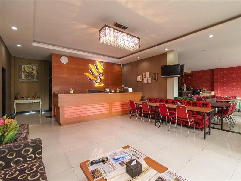 Reddoorz Plus Near Sangkareang Park Ματαράμ Εξωτερικό φωτογραφία