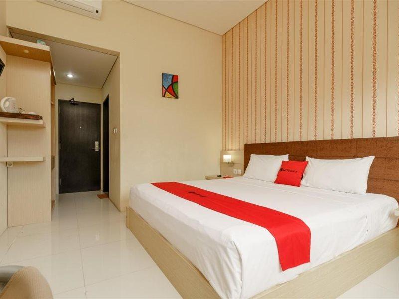 Reddoorz Plus Near Sangkareang Park Ματαράμ Εξωτερικό φωτογραφία
