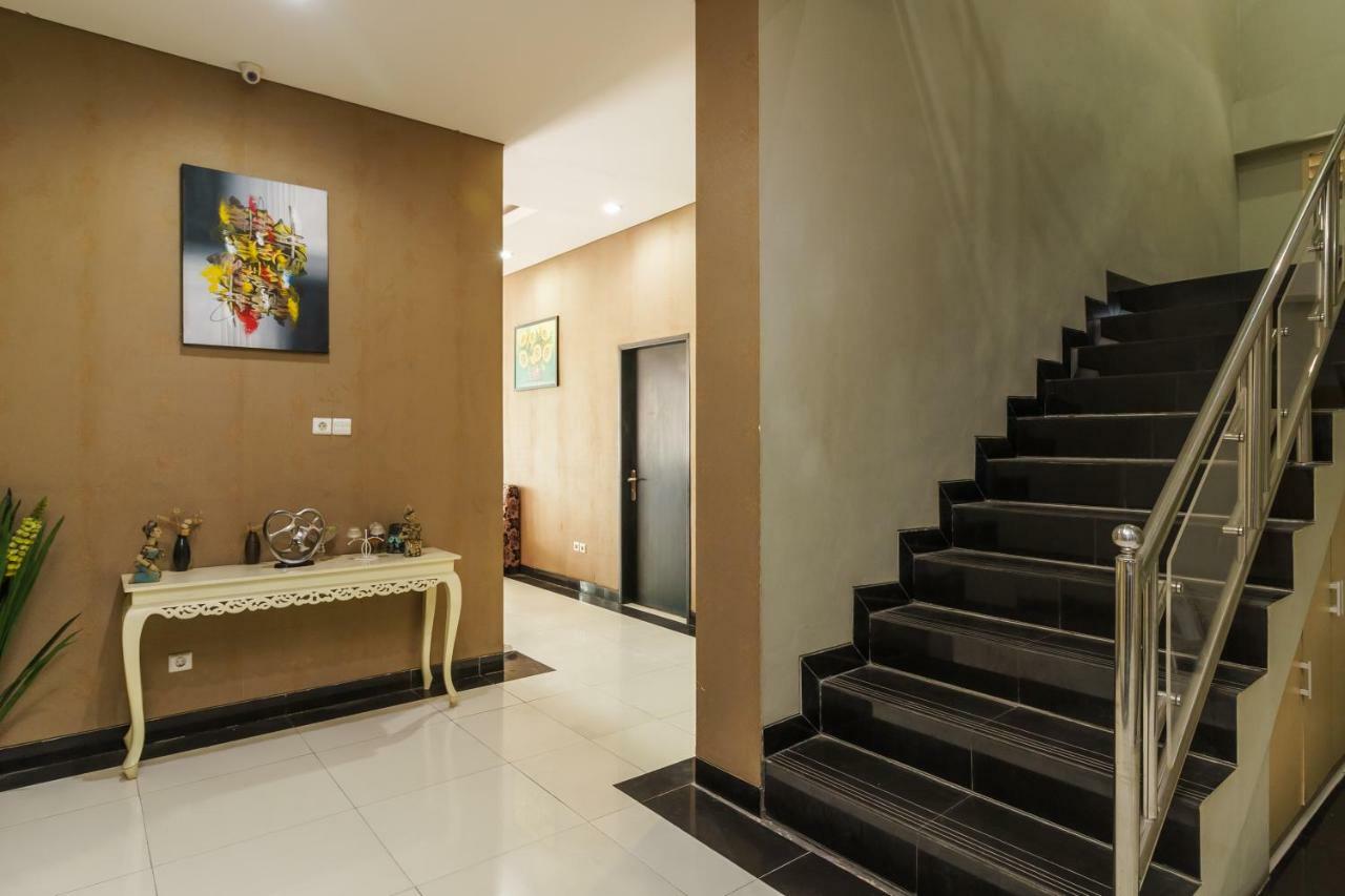 Reddoorz Plus Near Sangkareang Park Ματαράμ Εξωτερικό φωτογραφία