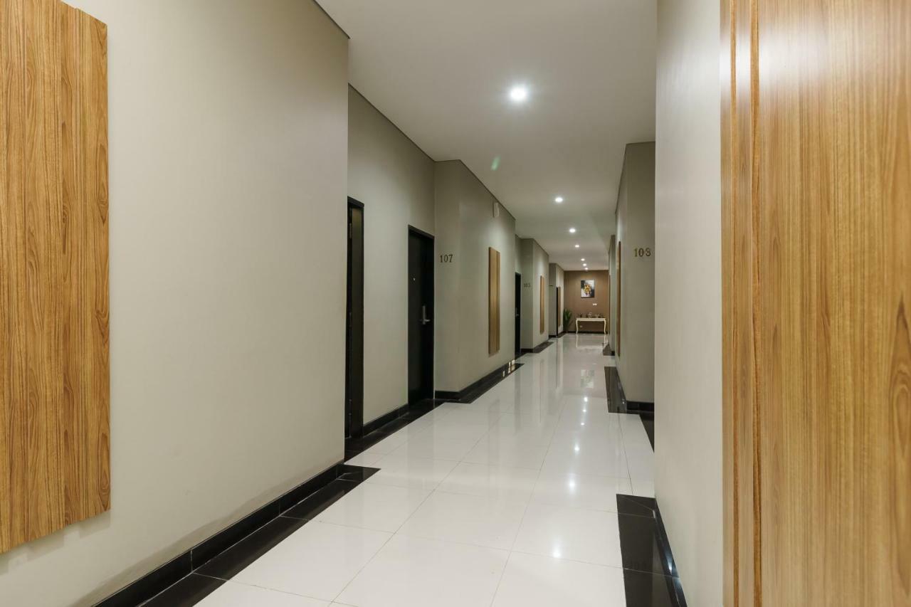 Reddoorz Plus Near Sangkareang Park Ματαράμ Εξωτερικό φωτογραφία