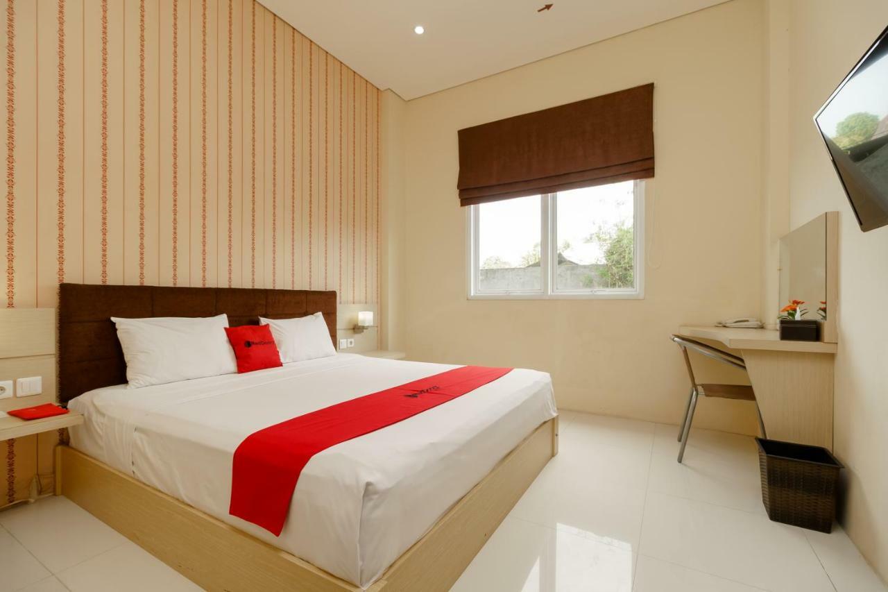 Reddoorz Plus Near Sangkareang Park Ματαράμ Εξωτερικό φωτογραφία