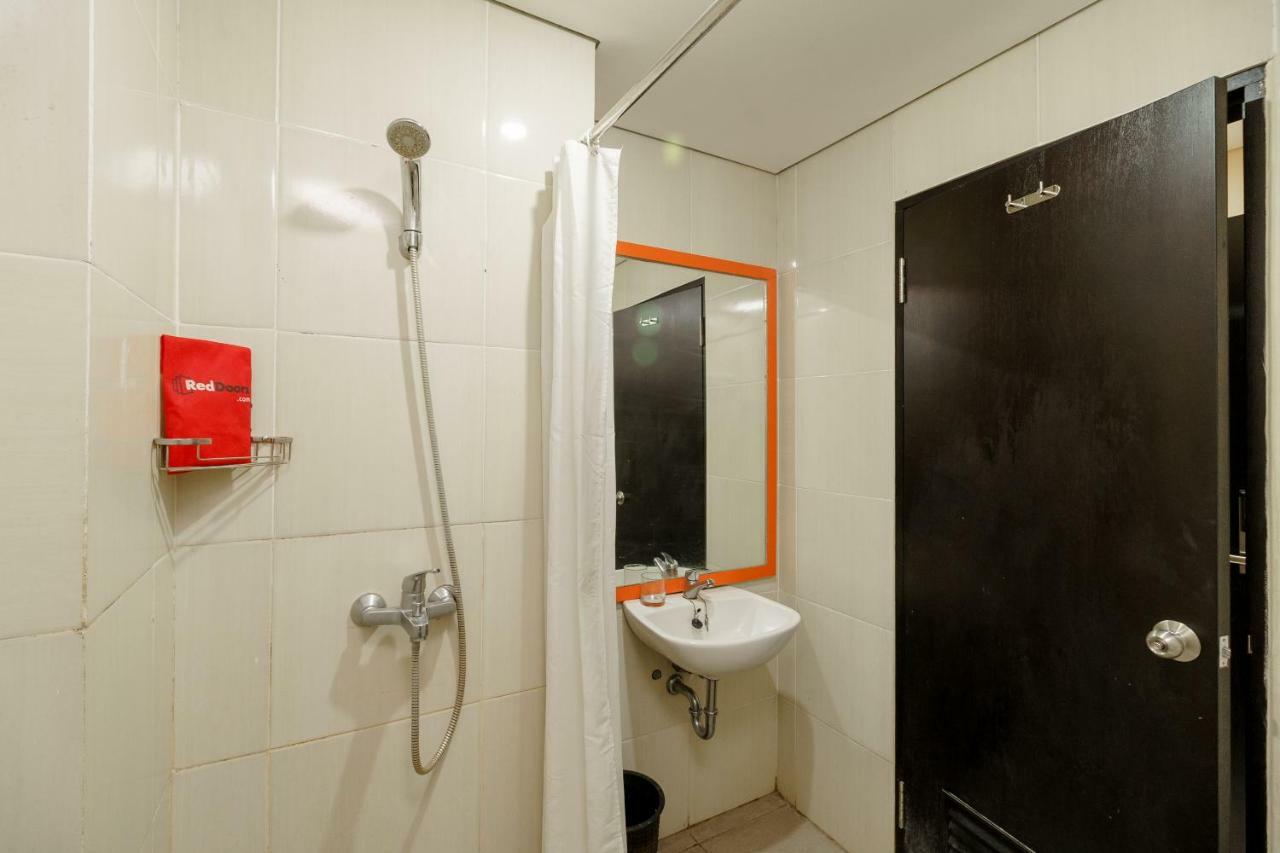 Reddoorz Plus Near Sangkareang Park Ματαράμ Εξωτερικό φωτογραφία
