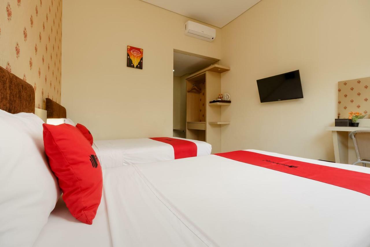 Reddoorz Plus Near Sangkareang Park Ματαράμ Εξωτερικό φωτογραφία