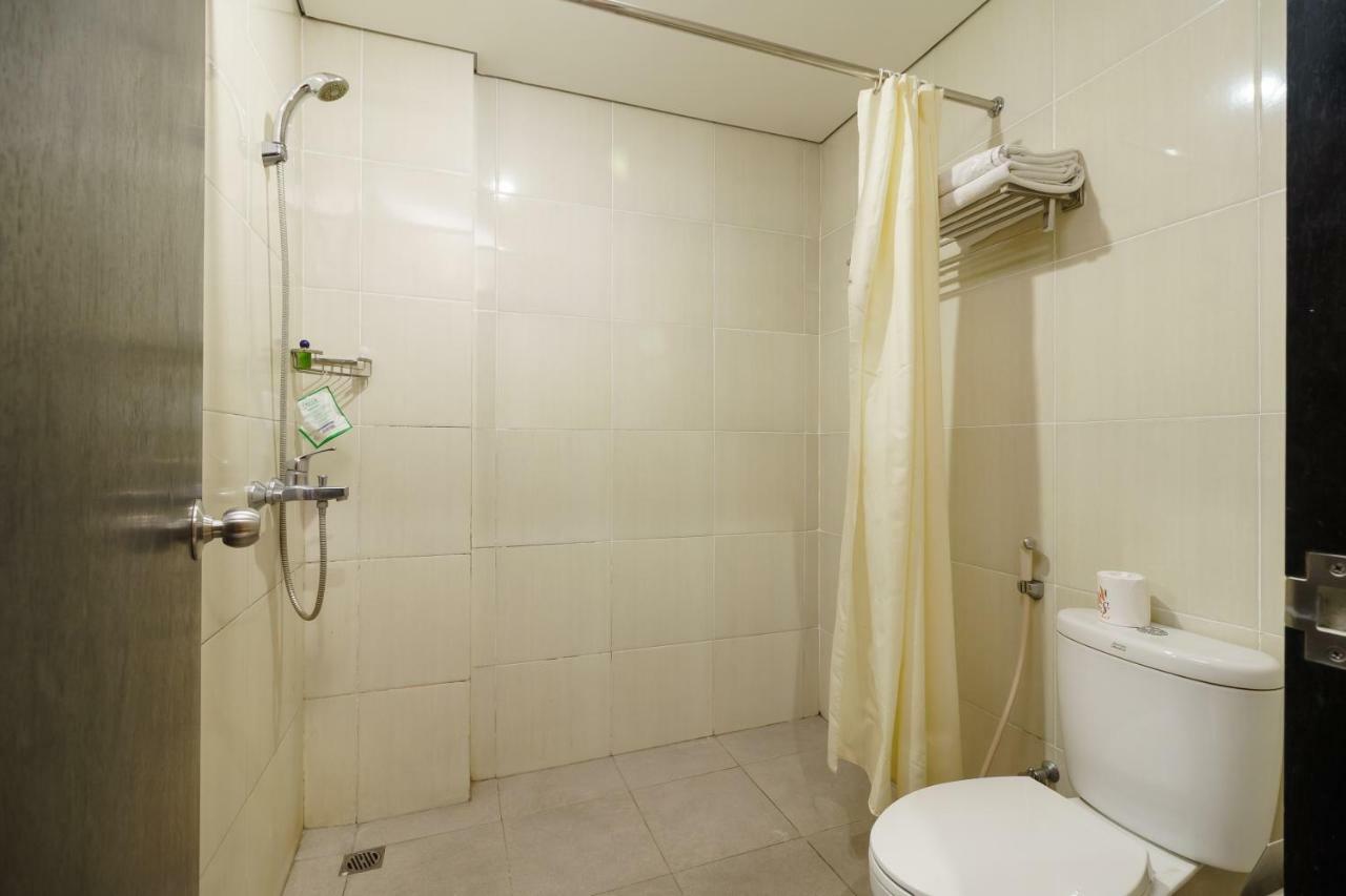 Reddoorz Plus Near Sangkareang Park Ματαράμ Εξωτερικό φωτογραφία