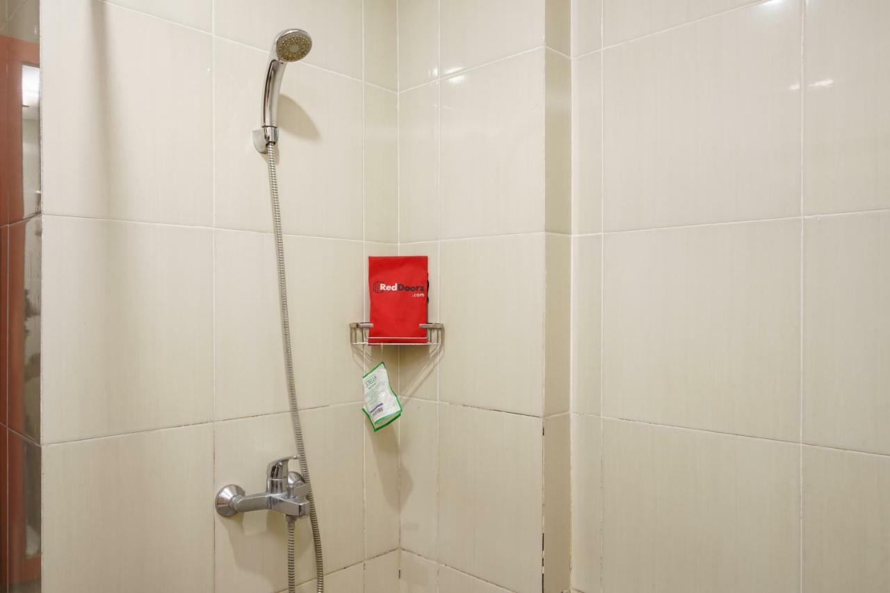 Reddoorz Plus Near Sangkareang Park Ματαράμ Εξωτερικό φωτογραφία