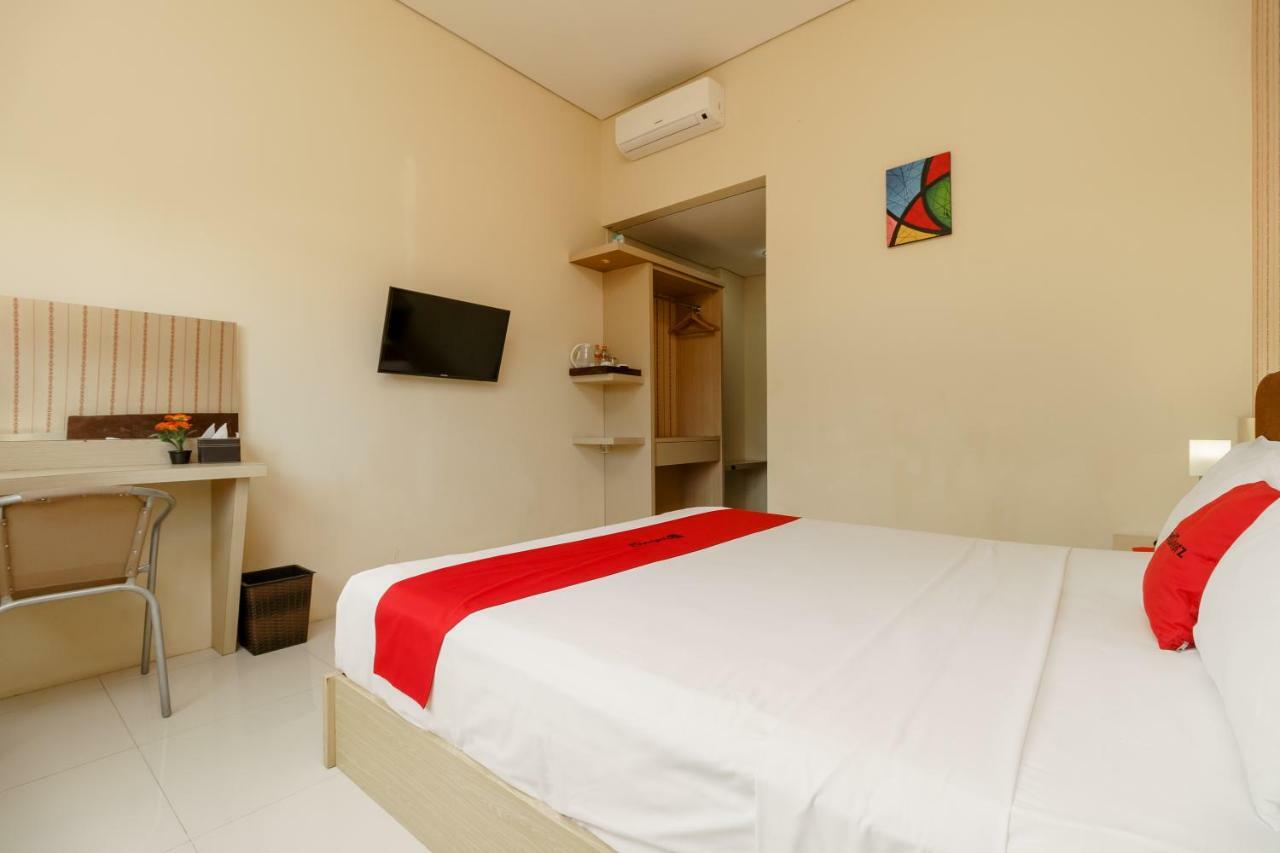 Reddoorz Plus Near Sangkareang Park Ματαράμ Εξωτερικό φωτογραφία